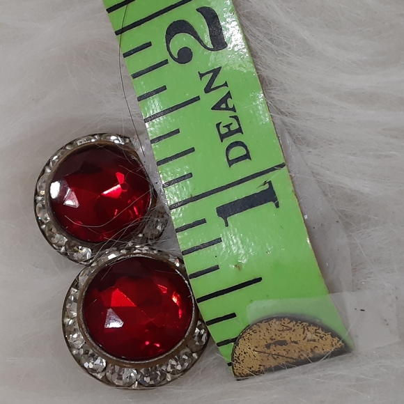 Ruby Red Vintage Rhinestone Earrings Clip On - Picture 4 of 6